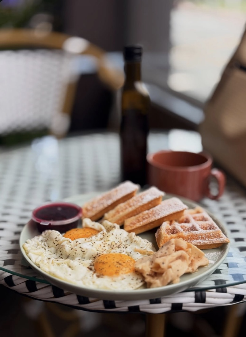 A plate of waffles